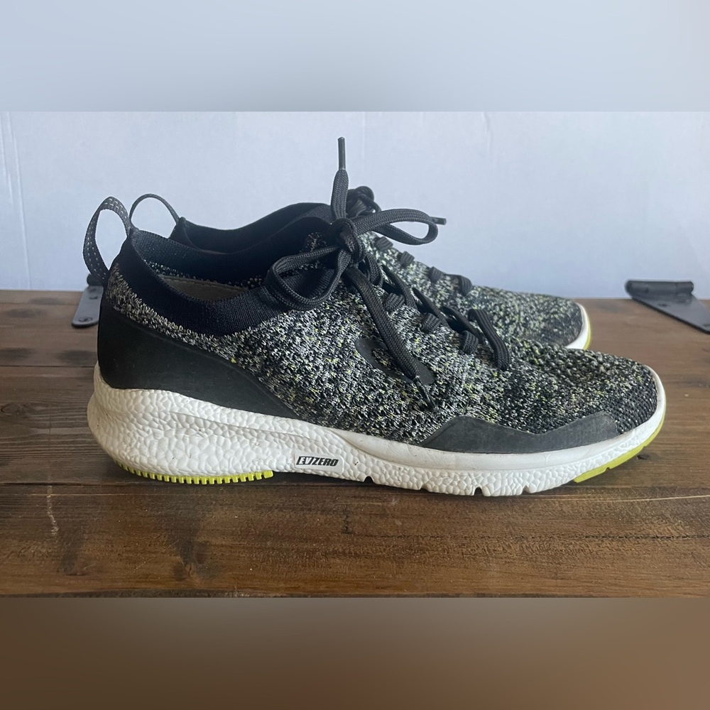 Oakley shoes size 6 for men